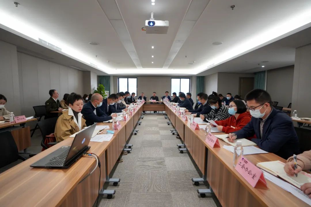 8e2fbc7c-348c-4a4c-bf80-50c0ff12f5e3 8e2fbc7c-348c-4a4c-bf80-50c0ff12f5e3