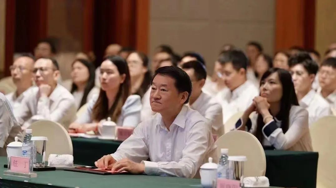 21941dd4-e712-4759-8006-a4fbc8b785b7 21941dd4-e712-4759-8006-a4fbc8b785b7