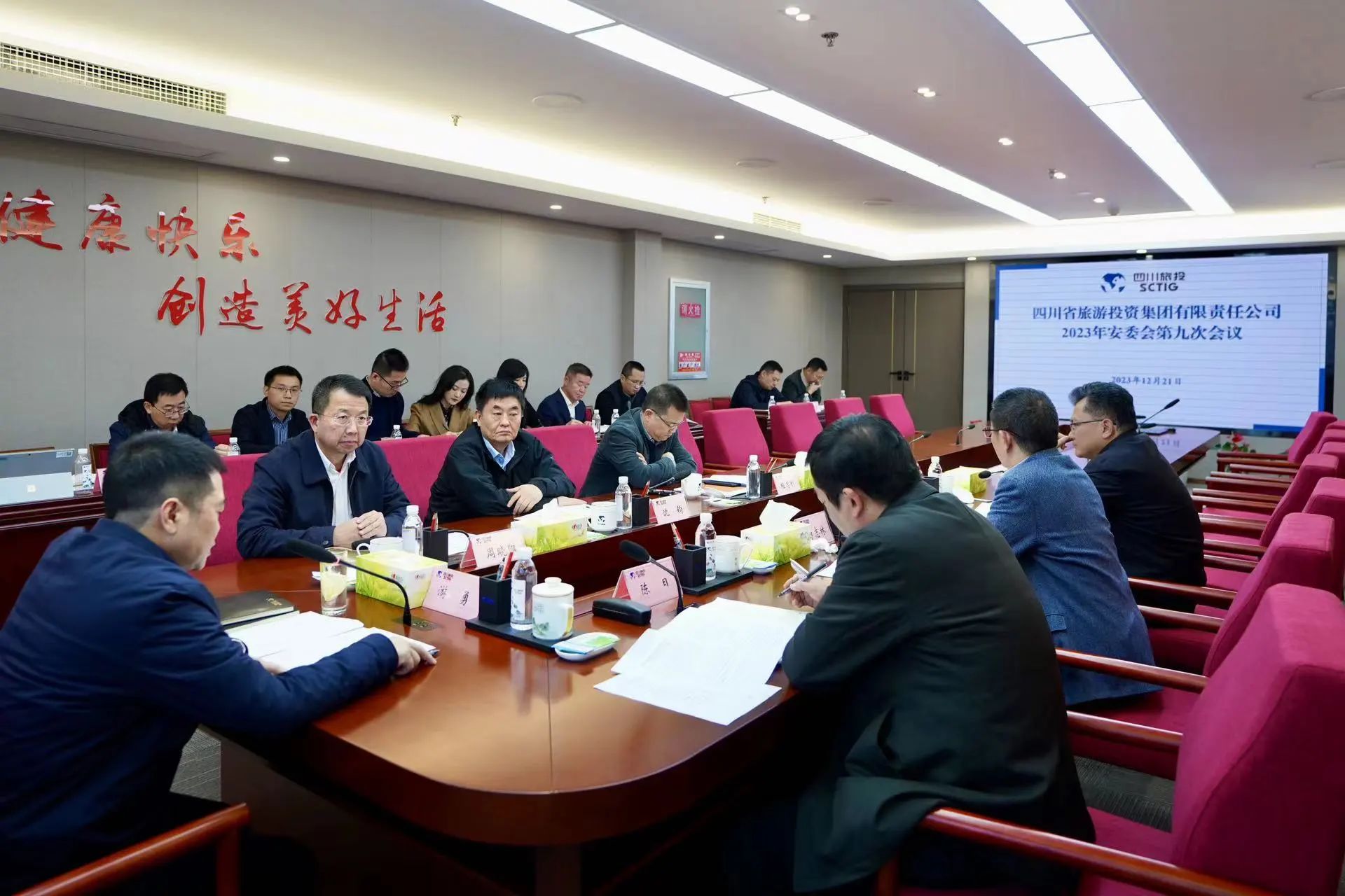 61b2a2f9-98bf-47fa-8202-b4c39e0628c7 61b2a2f9-98bf-47fa-8202-b4c39e0628c7