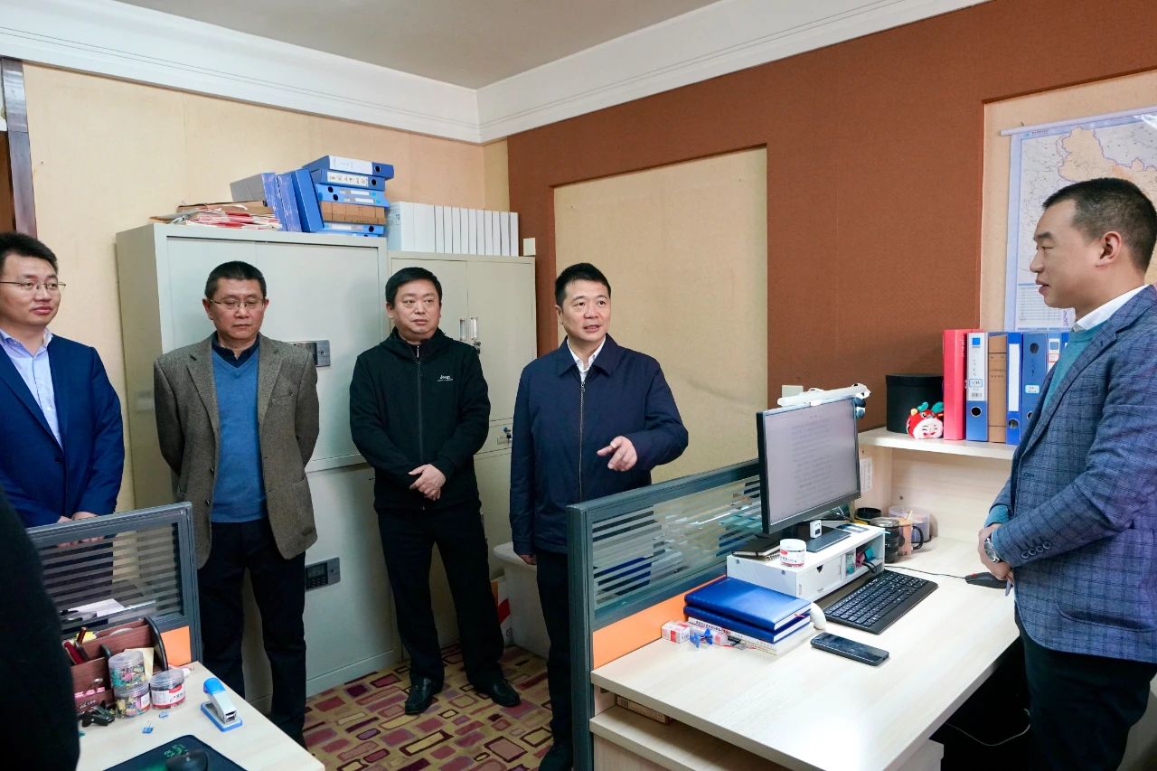 e0e536f9-3f26-4029-845b-6e571755c484 e0e536f9-3f26-4029-845b-6e571755c484