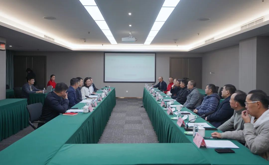 e5a70b69-ee8c-4cfd-b3ea-406f08dde851 e5a70b69-ee8c-4cfd-b3ea-406f08dde851