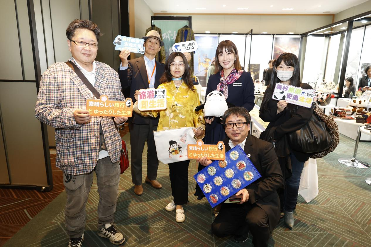 7d9679b4-1e85-4670-856c-f50e226ef225 7d9679b4-1e85-4670-856c-f50e226ef225